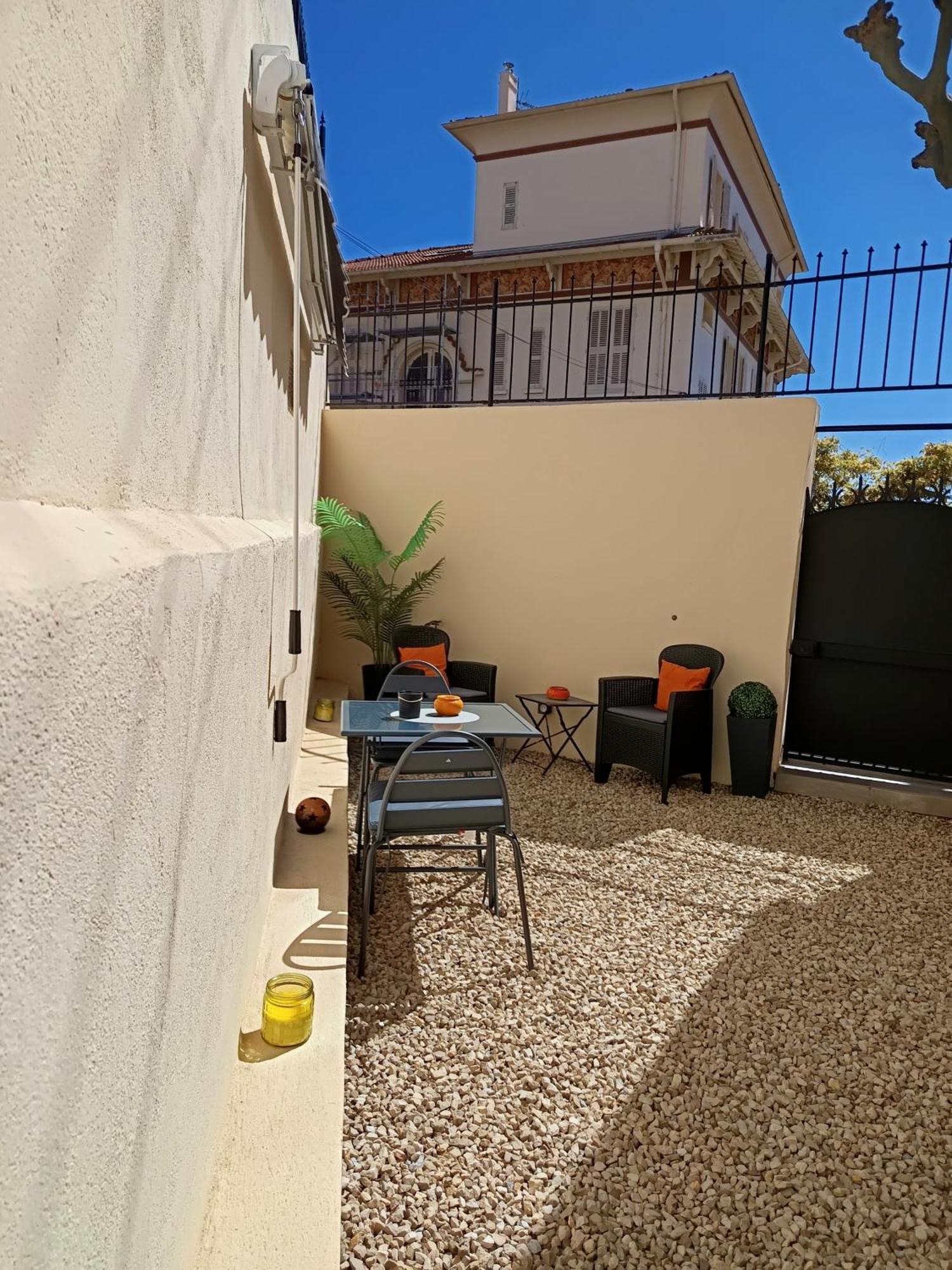 Апартаменти Coquet 2 Pieces Entierement Renove Et Climatise Канни Екстер'єр фото